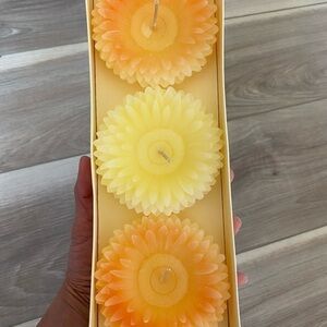 Pier 1 Imports Gerbera Daisy Floating Candles Made in USA